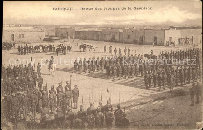 Guercif Revue des troupes de la Garnison