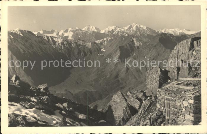 Similaunhuette Blick von der Similaunhütte auf die Ort