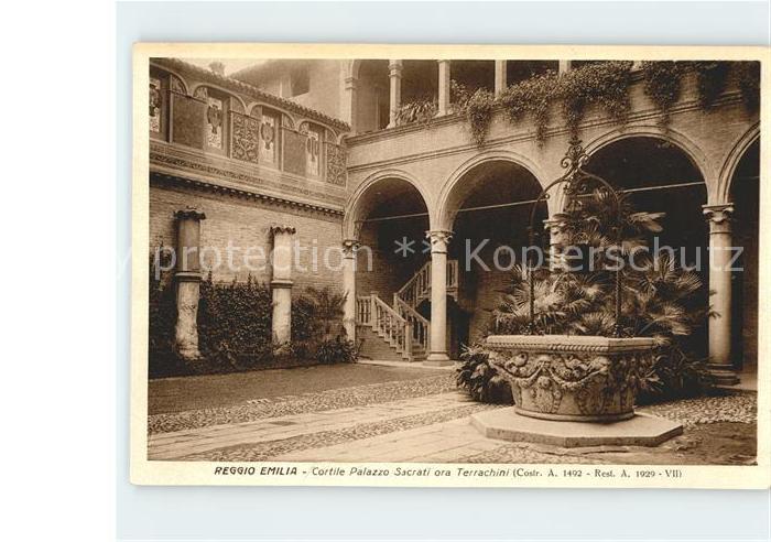Reggio Emilia Cortile Palazzo Sacrati ora Terrachini