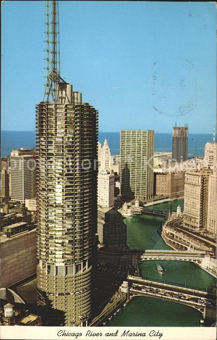 Chicago Illinois River and Marina City