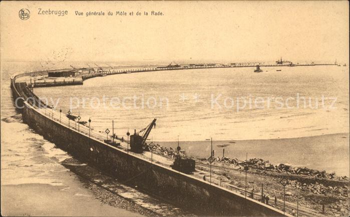 Zeebrugge Vue generale du Mole et de la Rade