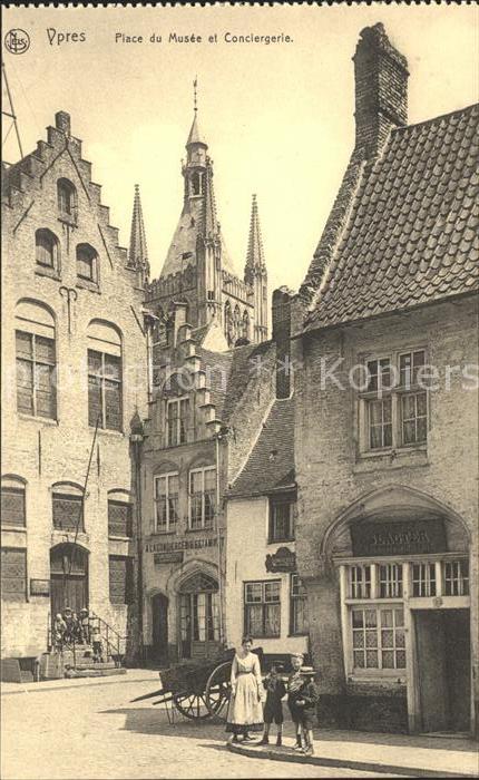 Ypern Ypres Place du Musee et Conciergerie