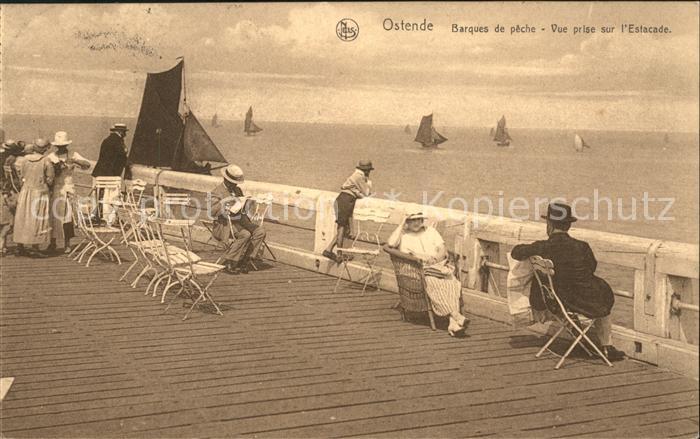 Ostende Oostende Barques de peche vue prise sur l'Estaca