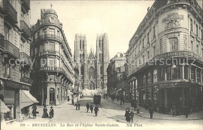 Bruxelles Bruessel Rue et Eglise Sainte Gudule