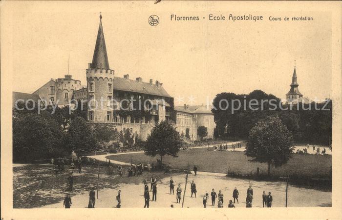 Florennes Ecole Apostolique Cour de recreation