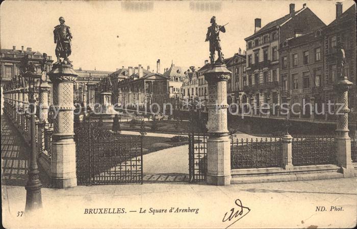 Bruxelles Bruessel Square d_Arenberg Statue