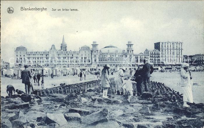 Blankenberghe Sur un brise lames Plage