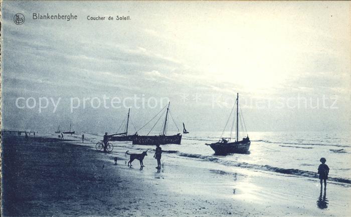 Blankenberghe Plage Bateau Chien Coucher de Soleil