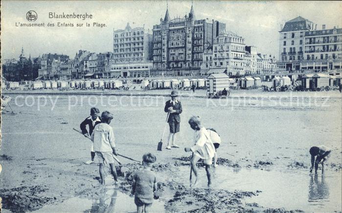 Blankenberghe Enfants sur la Plage
