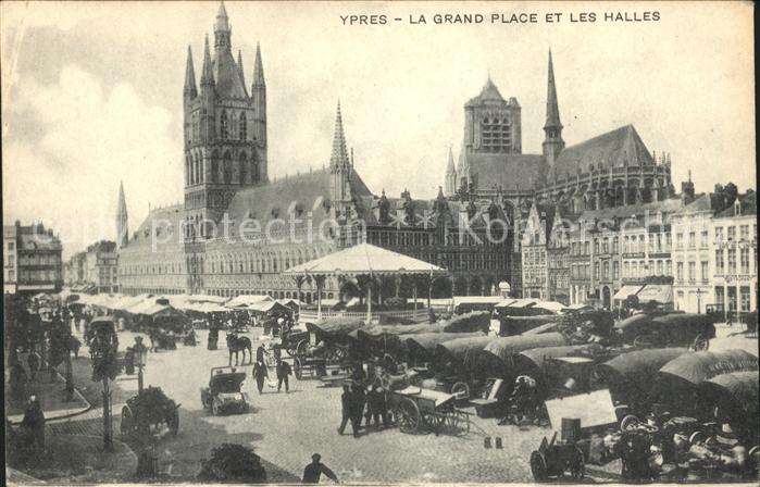 Ypern Ypres Grand Place et les Halles Marche