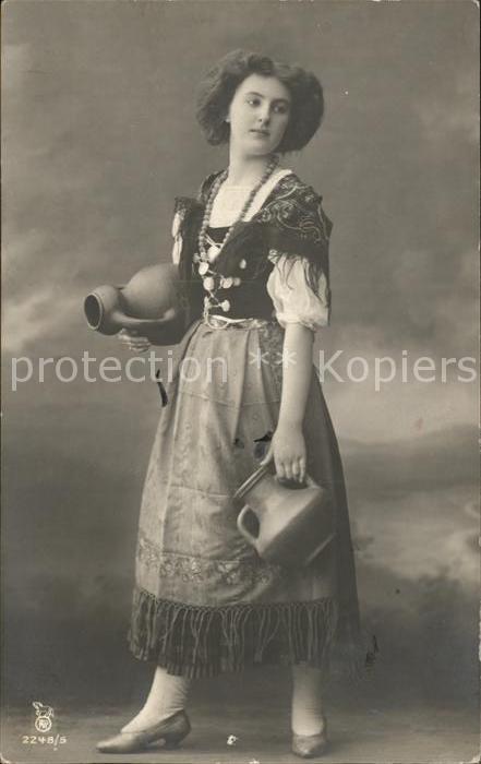 Foto RPH Nr. 2248/5 Frau Tracht