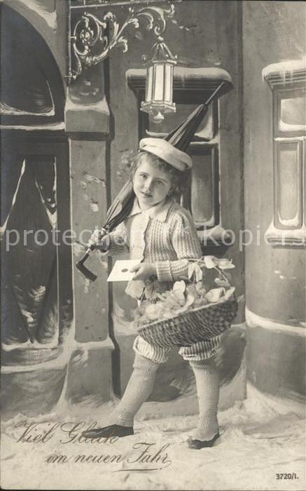 Kinder Child Enfants Regenschirm Neujahr Strassenlaterne