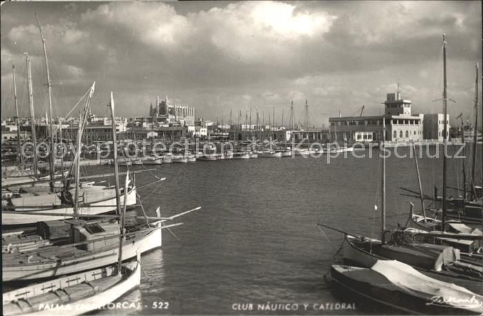 Palma de Mallorca Club Nautico y Catedral Segelboote