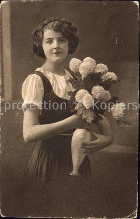 Kinder Child Enfants Maedchen Blumen Voro-Gravure Serie 100