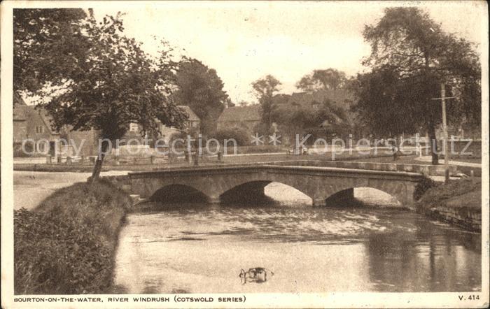 Bourton-on-the-Water River Windrush Bridge