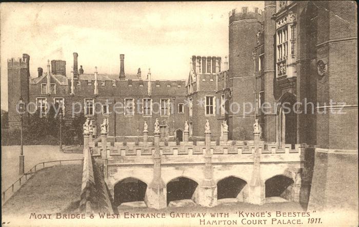 Richmond upon Thames Moat Bridge Gateway with Kynge's Beestes Hampton Court Pala