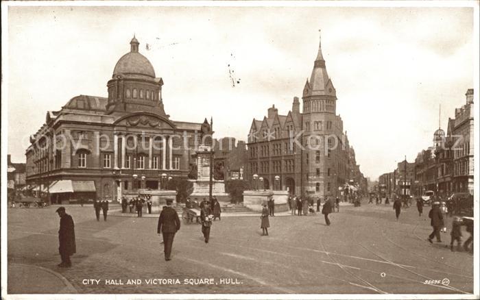 Hull UK City Hall and Victoria Square Valentine's Post Card