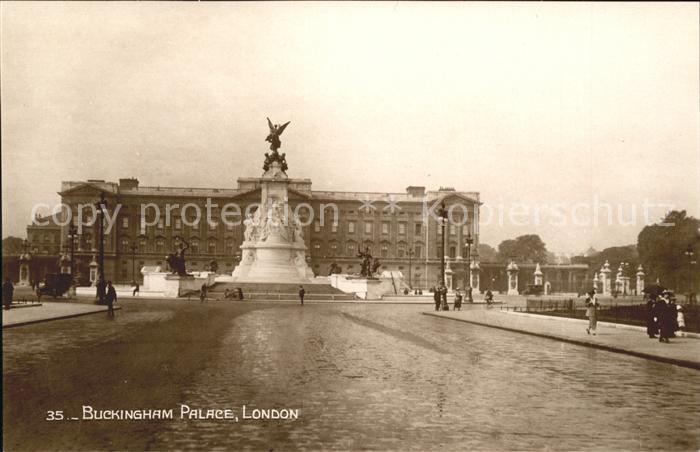 London Buckingham Palace Queen Victoria Memorial Statue