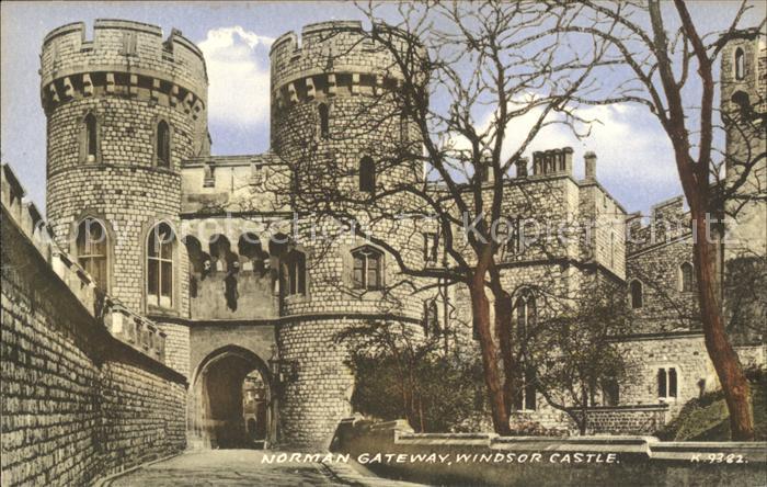 Windsor Castle Norman Gateway Valentine's Collo Colour 4049