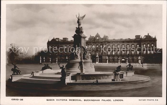 London Queen Victoria Memorial Buckingham Palace
