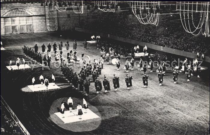 Tanz Taenzer The Royal Tournament Massed Pipers Drum
