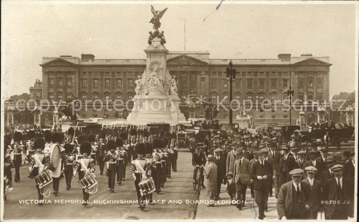 Leibgarde Wache Guards Band Victoria Memorial Buckingha