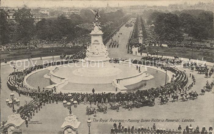 Leibgarde Wache The Royal Progress Passing Queen Victor