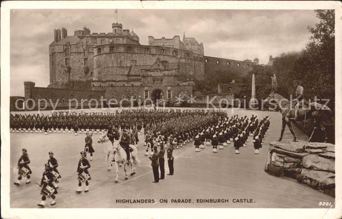 Leibgarde Wache Highlanders on Parade Edinburgh Castle