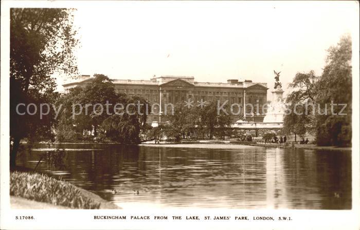 London Buckingham Palace from the Lake St James Park Monument
