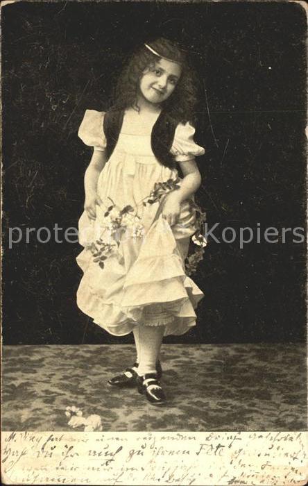 Kinder Child Enfants Mädchen Blumen