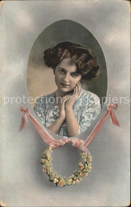 Kinder Child Enfants Blumenkranz