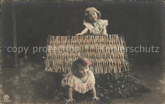 Foto RPH Nr. 958/4 Kinder Blumen