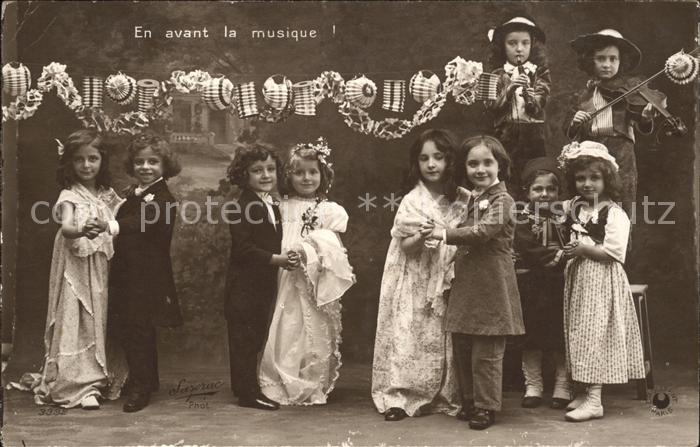 Hochzeit Kinder Musik Tanz Musikanten Geige Flöt