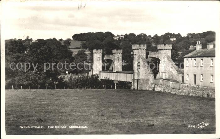 Middleham Wensleydale Castle Bridge