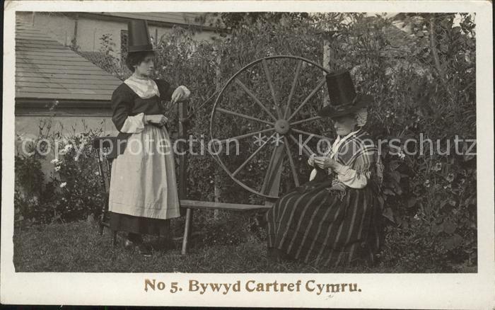 Spinnrad Frauen Trachten Wales