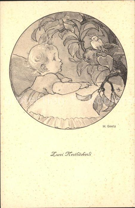 Goetz M. Zwei Nesthoeckerli Vogel Kind