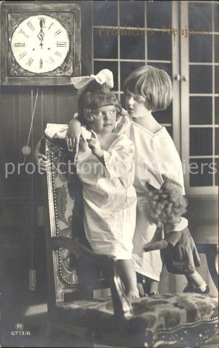 Foto RPH Nr. 6713/6 Kinder Nachthemd Puppe Standuhr