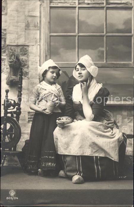 Foto RPH Nr. 803/04 Trachten Holland Spinnrad Kind