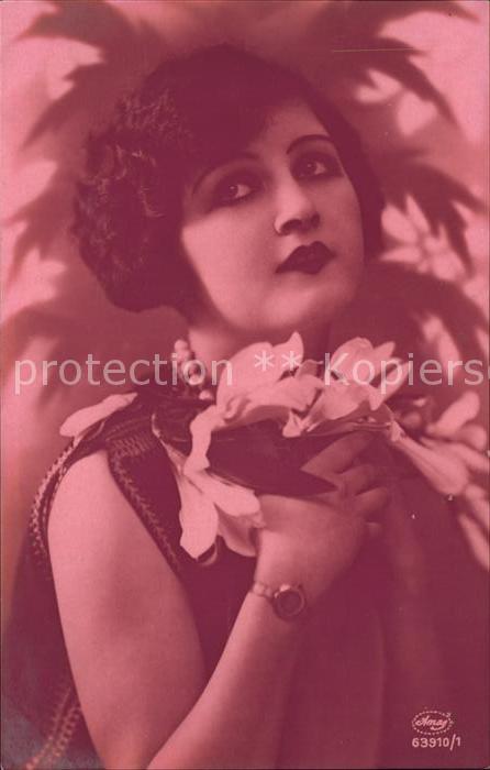 Foto Amag Nr. 63910/1 Frau Armbanduhr Blumen