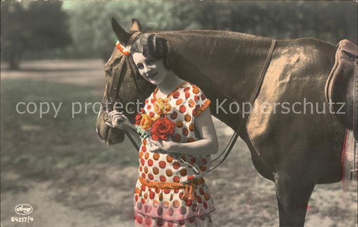 Foto Amag Nr. 64217/4 Pferd Frau Rosen