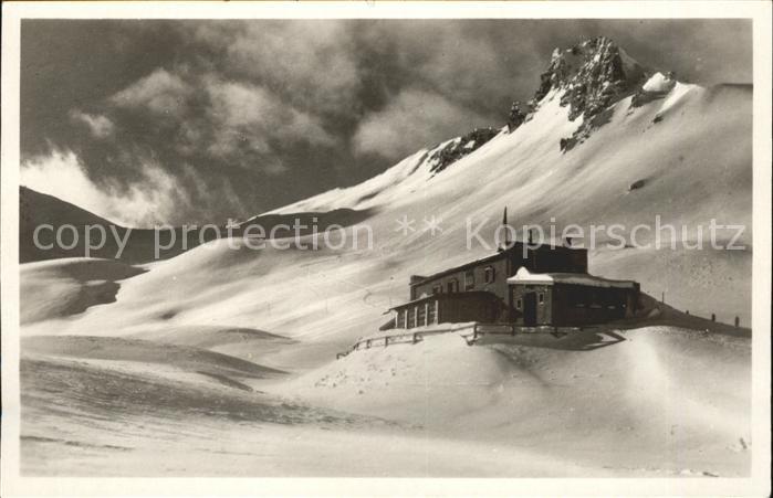 Parsenn Parsennhuette mit Angsterhorn und Furka