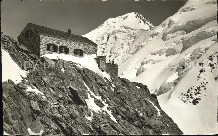 Loetschenpass Huette Hollandia mit Aletschhorn