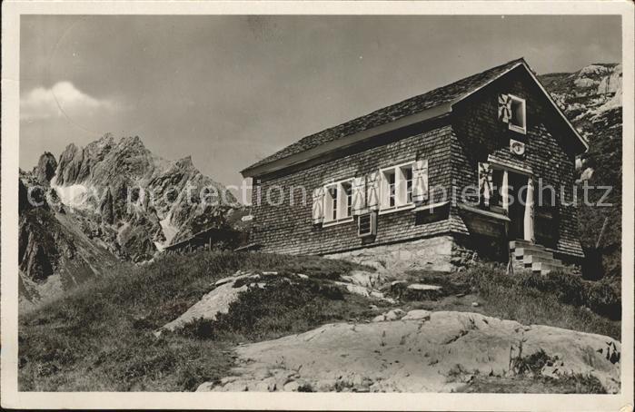 Etzlihuette mit Sonnig Wichel