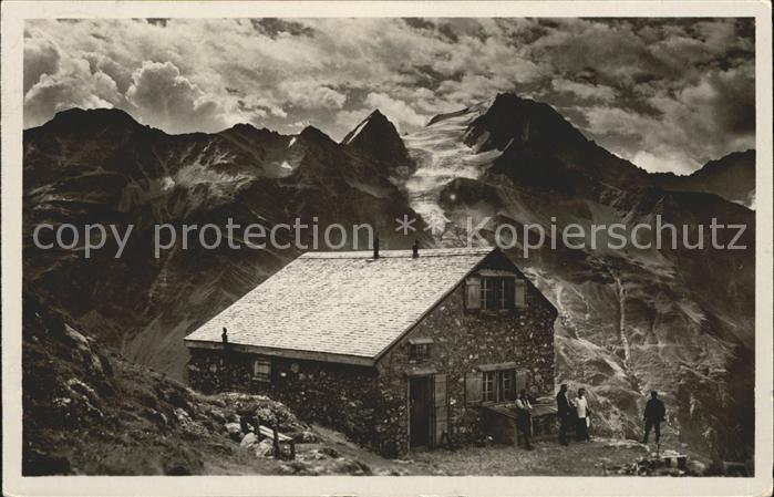 Windgaellenhuette mit Oberalpstock