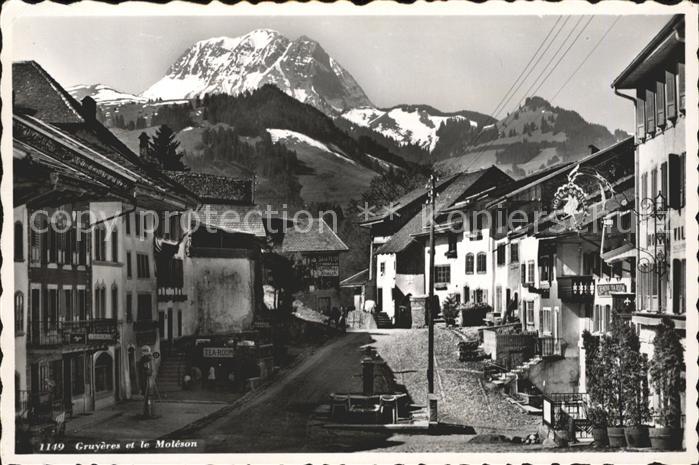 Gruyeres FR et le Moleson