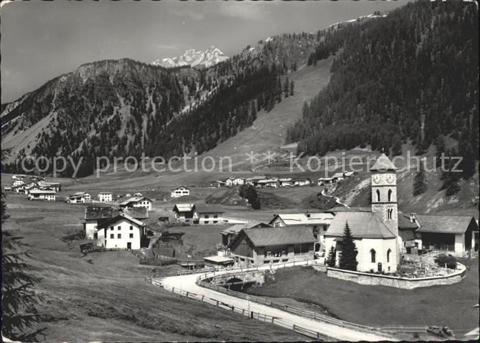Tschierv Val Muenstair Kirche Ort