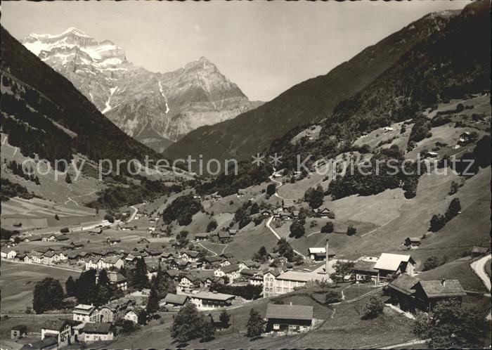 Engi Sernftal Blick Glaernisch