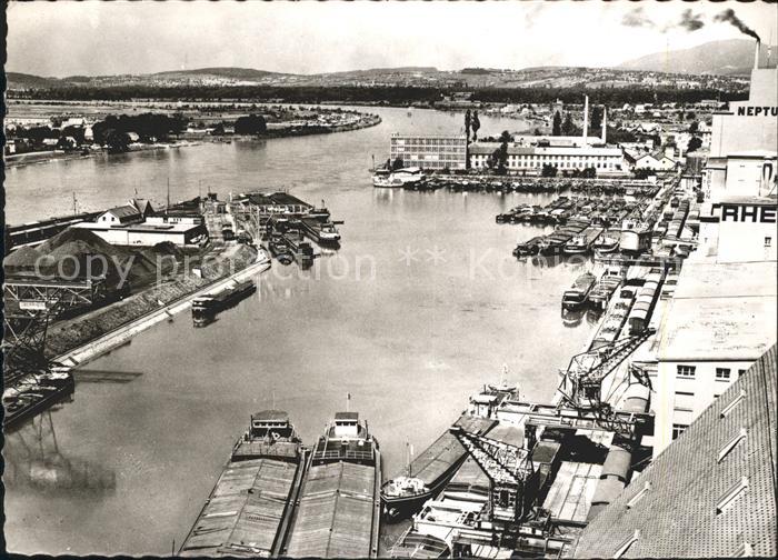 Basel BS Teilansicht Rheinhafens Lastkahn