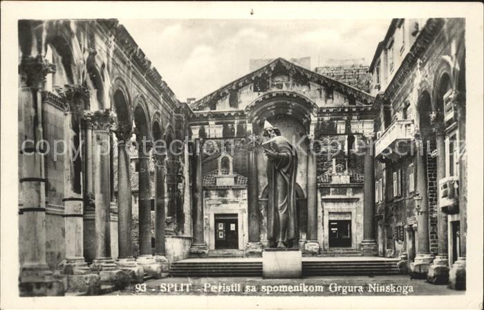 Split Spalato Peristil sa spomenikom Grgura Ninskoga