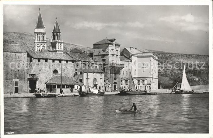 Kroatien Croatia Stadt an der Kueste